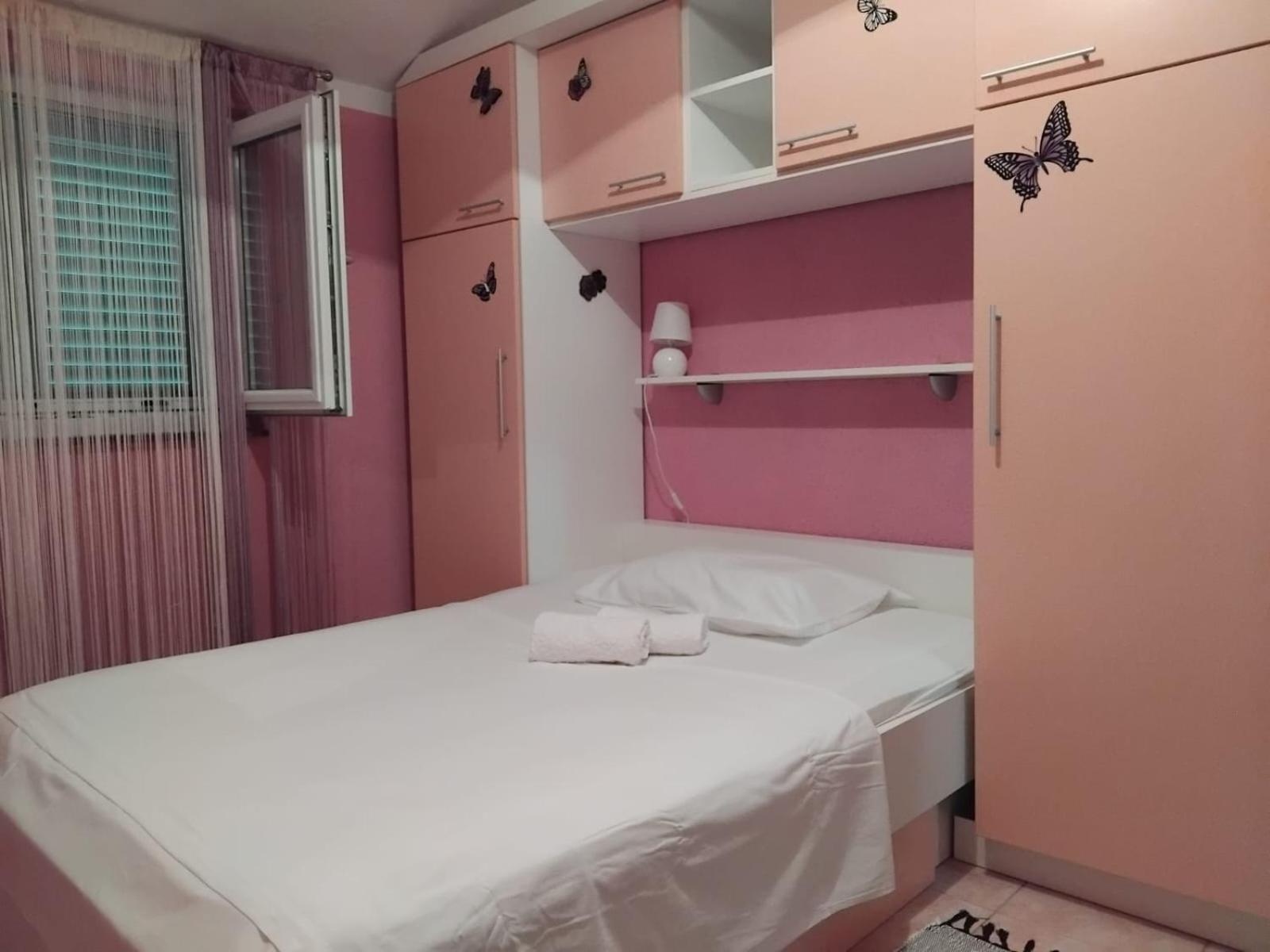 Apartman Zdravka Policnik Exterior photo